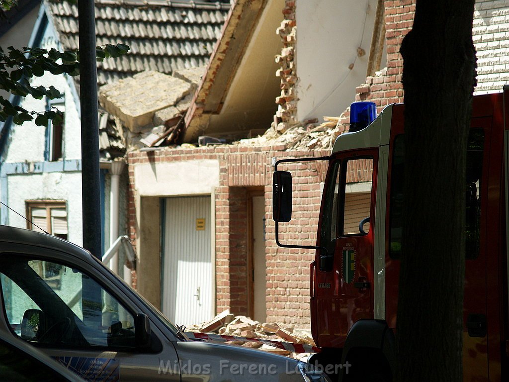 Detonation im Haus Erftstadt Dirmertsheim Brueckenstr P621.JPG